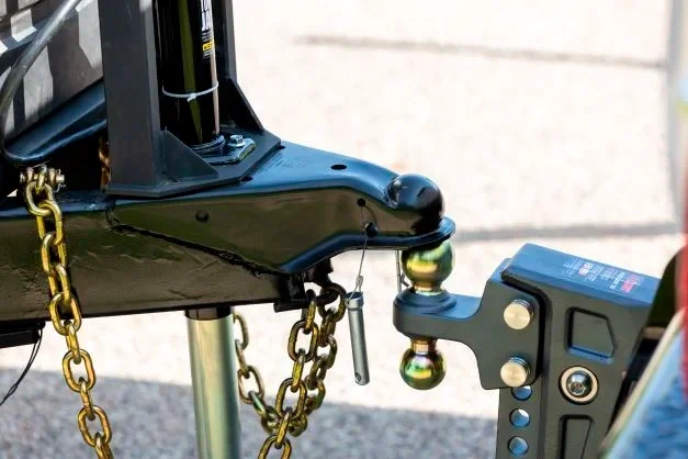 Drop CURT QuickPin trailer tongue