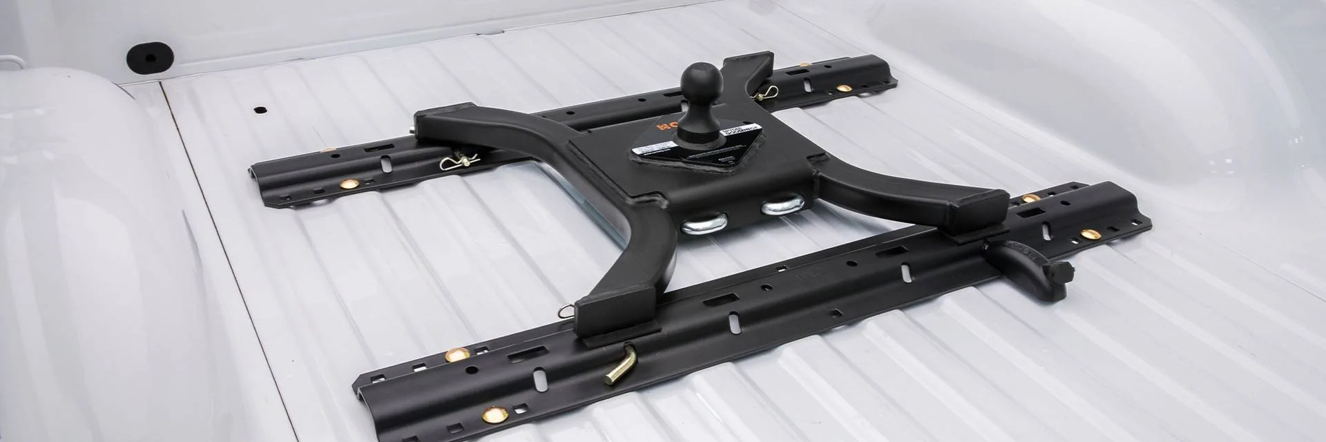 CURT 5th wheel gooseneck 5th wheel adapters are perfect for towing.