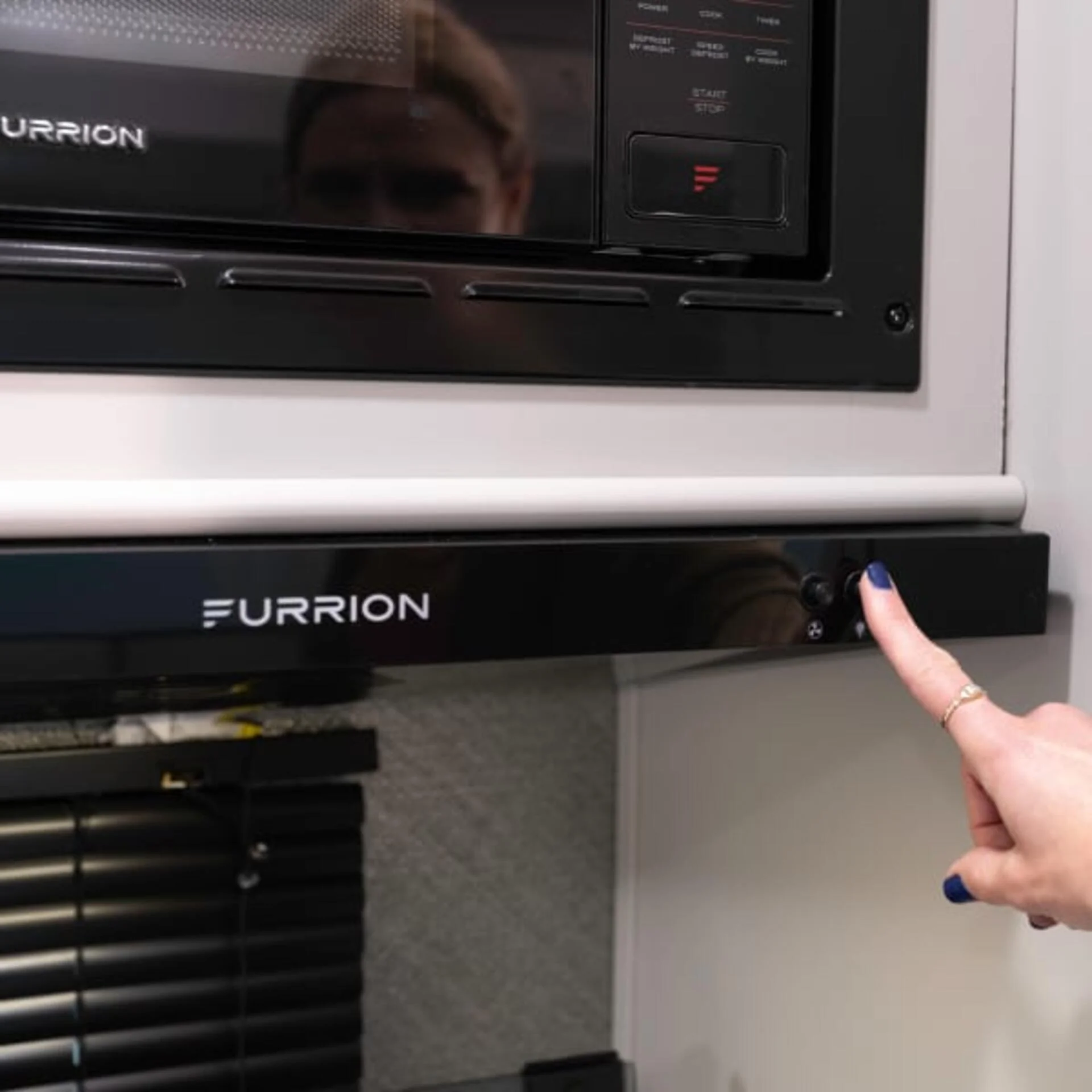 RV Range Hood Push-Button Cooking Ventilation