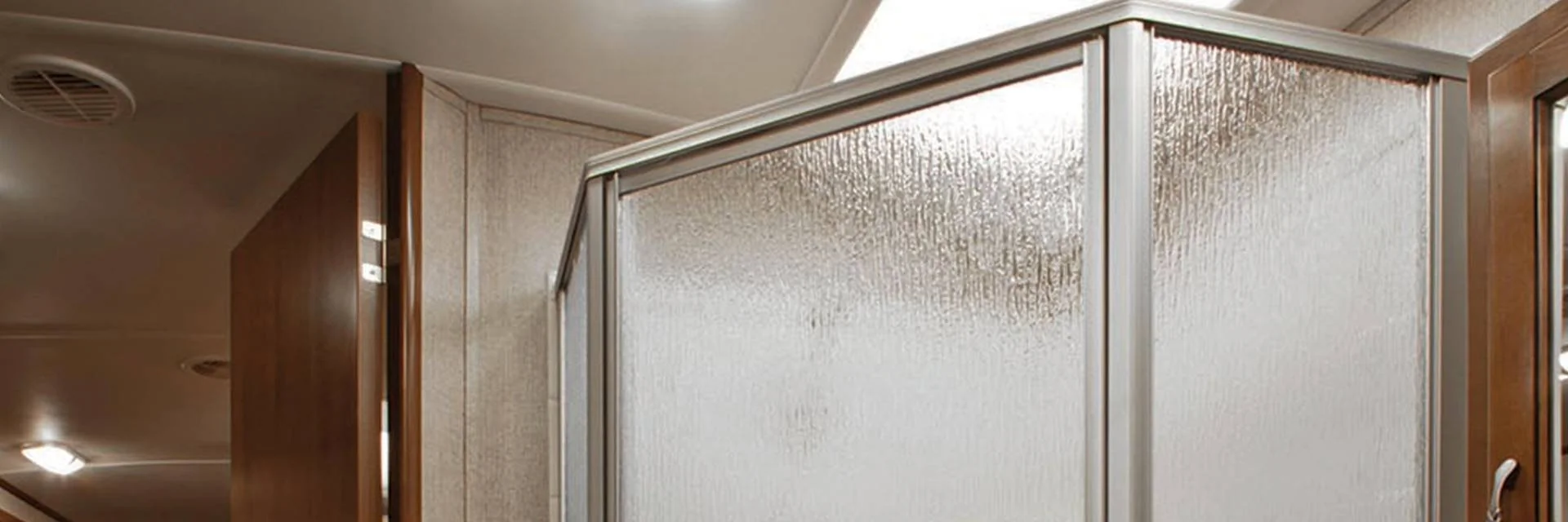 RV Shower Surrounds and Pans